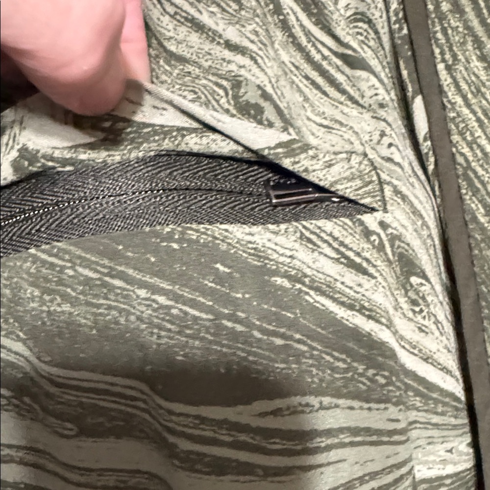 Athleta Olive Patterned Joggers - image 8